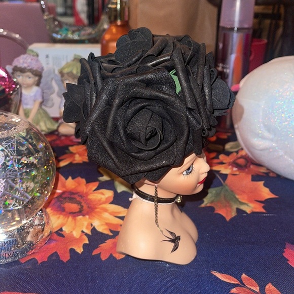 Beautiful doll head decor Lady